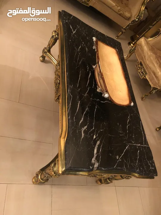 طقم صالون كامل للبيع بحالة ممتازه