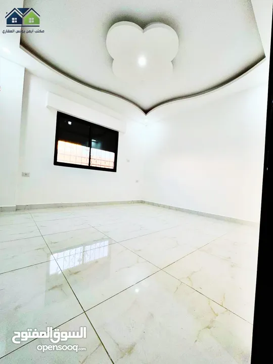 شقة ارضية للبيع باجمل مواقع الزرقاء الجديدة بالقرب من شارع الفلاتر والوينك