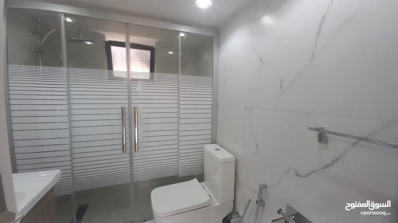 unfurnished apartment for rent in 7th circle  ( Property 37898 ) Yearly Only  - 174235052