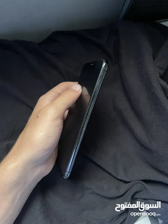 iPhone 11 pro max  265 gb .   سعر حرق   .....بطارية 87