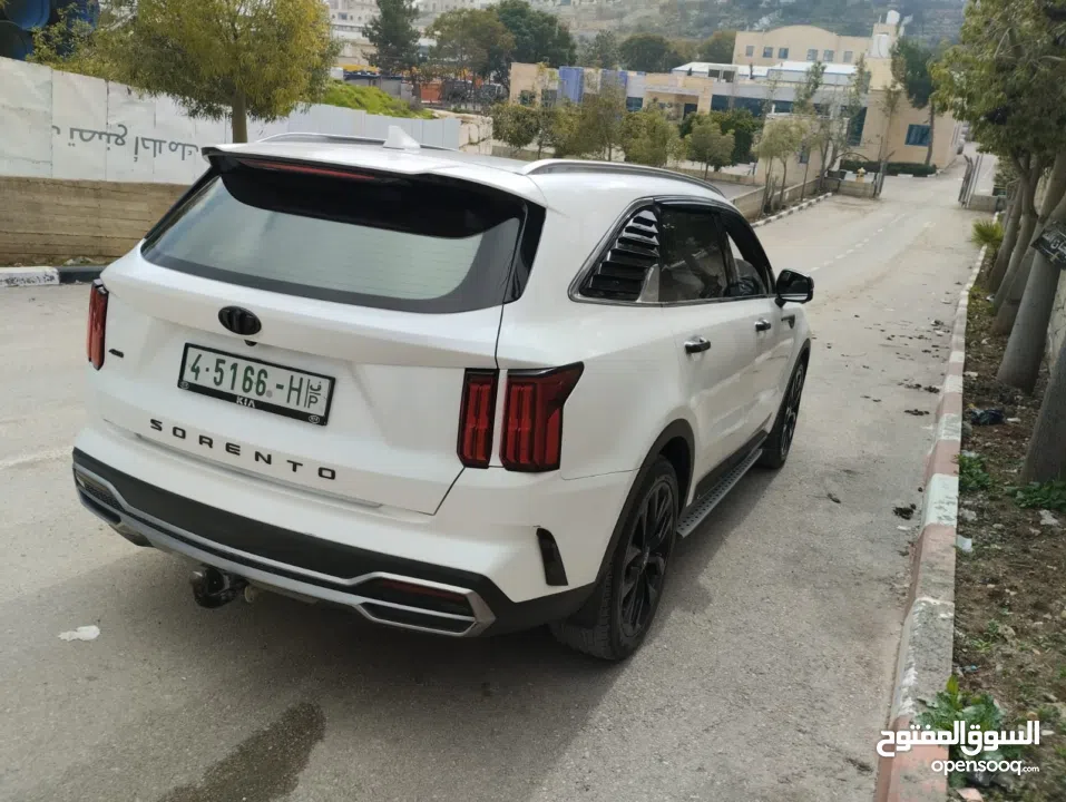 سورينتو 2020 بزنس فل اضافات  الدفع كاش وإمكانية التقسيط نص ونص بالخليل فقط. الله يبارك لصاحب النصيب