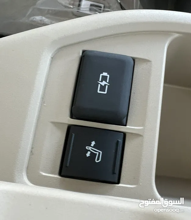 TOYOTA LANDCRUISER VX 4000cc ( معرض الحضر )