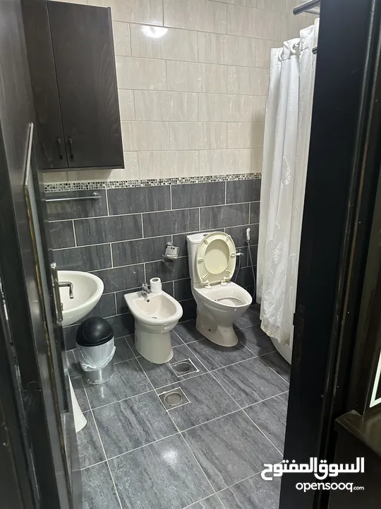 بيت للايجار منطقه عين منجد رام الله