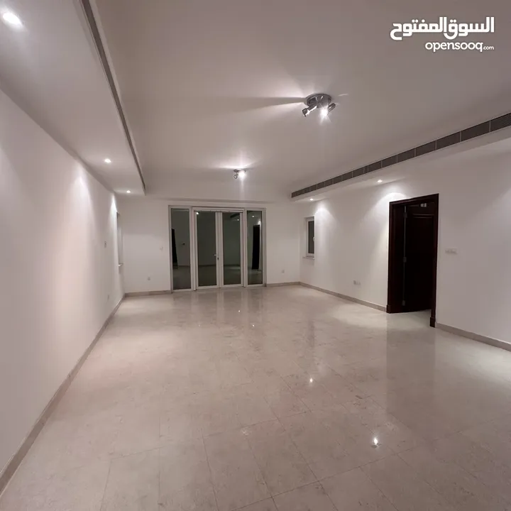 Apartment for rent/Sale in Muscat Hills  شقة للإيجار او البيع في مسقط هيلز