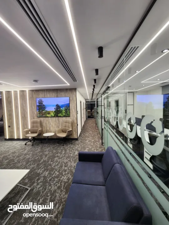 مكتب تجاري فخم للبيع أو الإيجار