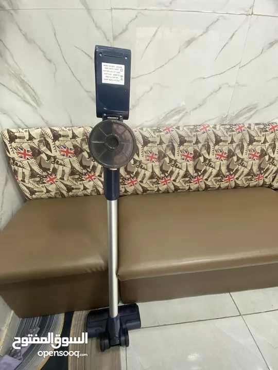 مكنسه تنضيف لاسلكيه خفيفة الوزن مثالة للبلاط والسجاد والباركيه قوة شفط عالية اضافه لمميزة التيربو