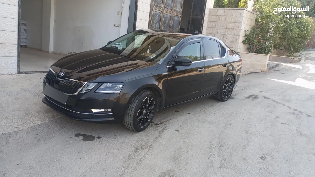 سكودا اوكتافيا 2017 اصل برايفت عداد 102000 بصمة تشغيل مري كهرباء كراسي كهرباء تدفئة كراسي تحكم ستيرن