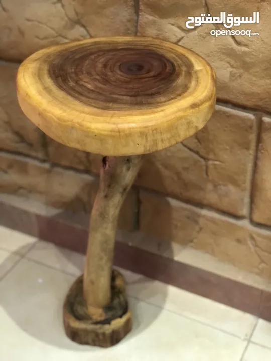طاولات خشبيه من الخشب الخام