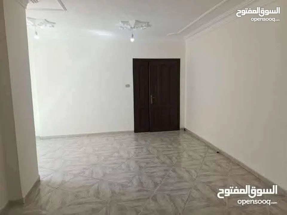 شقة مميزة جدا للبيع في البيادر حي الرونق قرب مدرسة ارقى التربوي