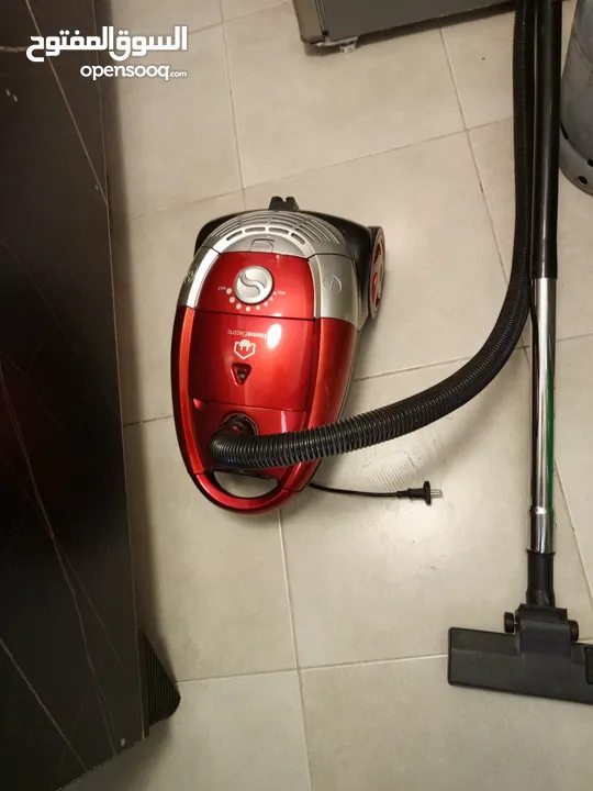 مكنسه استخدام بسيط قوة شفط عاليه