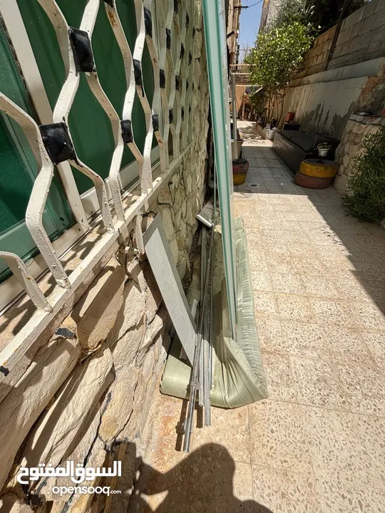 واجهة سيكوريت مع اكسسواراته سكة والايادي والزرافيل