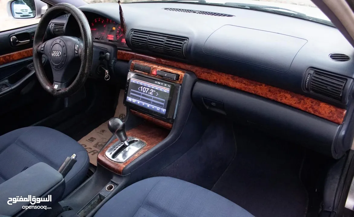 اودي A4   فتحة سقف  جنط مغنسيوم  مسجل شاشة