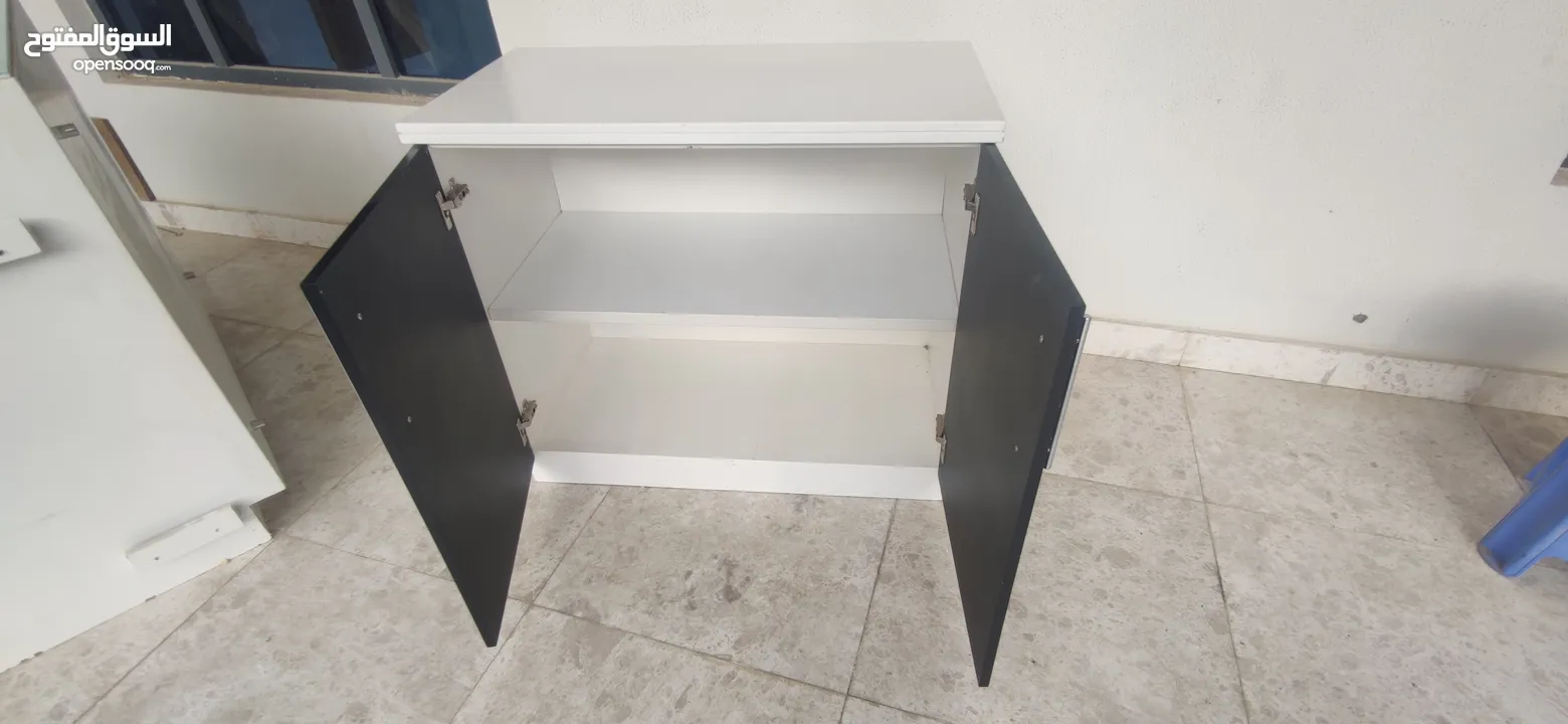 table for computer and office very good condition