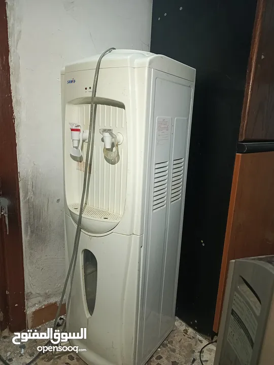 كولر ماء شغال بحلة ممتازة للبيع