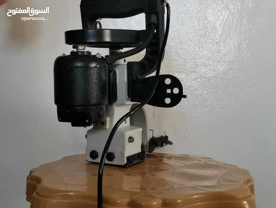 ماكينه خياطه جديده صناعه هنديه الصناعه الثقيله نخب اول درز وخياطه شوالات والقماش  واستخدامات اخرا  ل