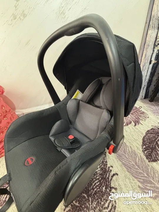 مقعد سيارة car seat