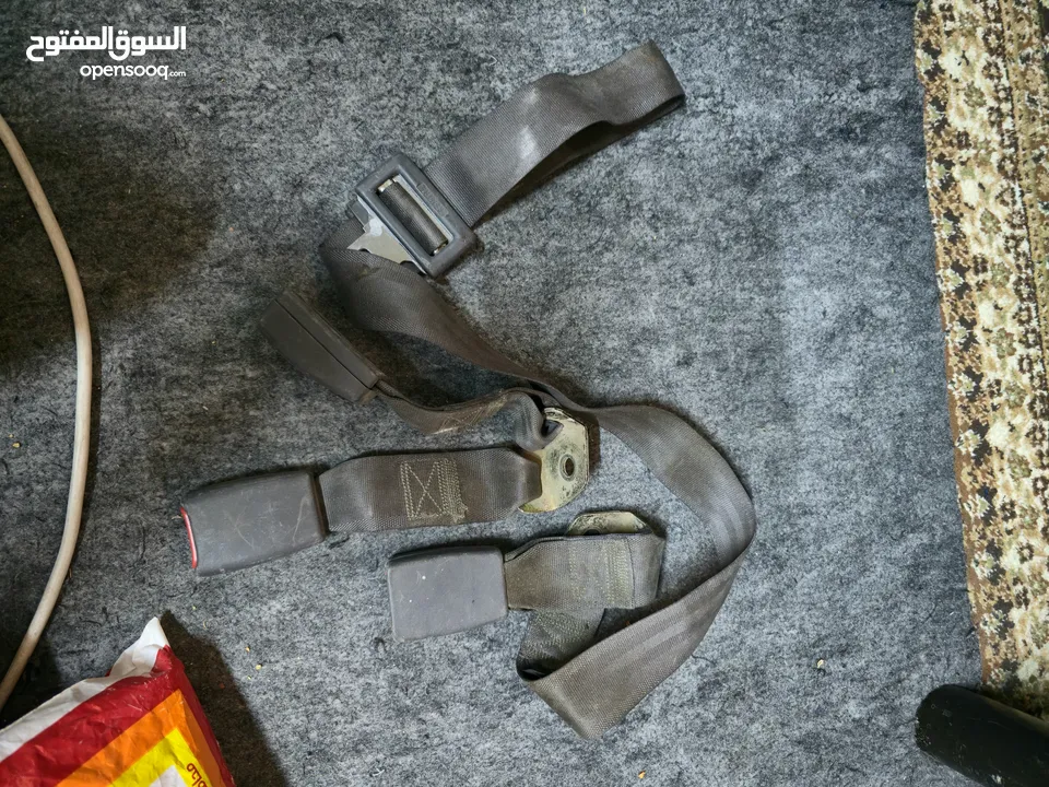 قطع متفرقة لسيارة اكس دي موديل 2001