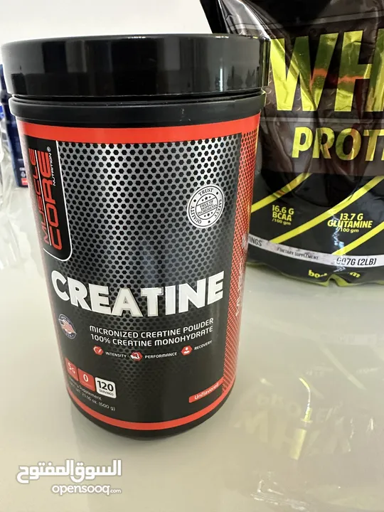 مكمل غذائي واي بروتين و كرياتين  Whey protein and creatine