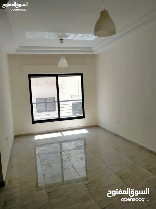 رقم العرض (B10124) للإيجار  شقة فارغ في منطقة عبدون مساحة 120 م² ط ثالث