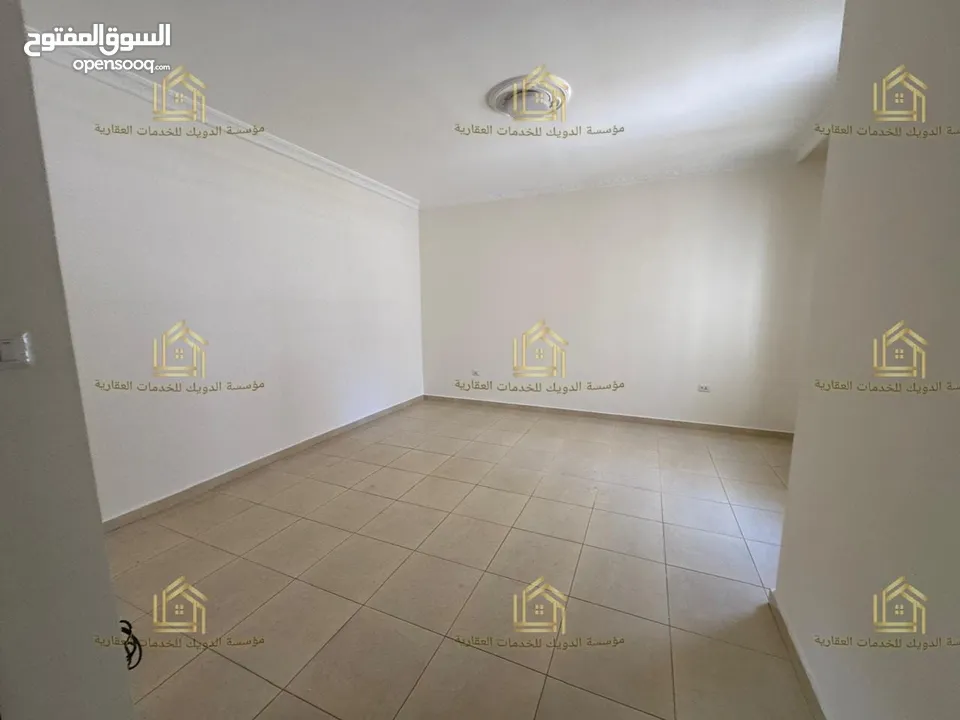 شقة مميزة - الرابية - 3نوم1ماستر - ارضية - ترس - قرب الخدمات العامة