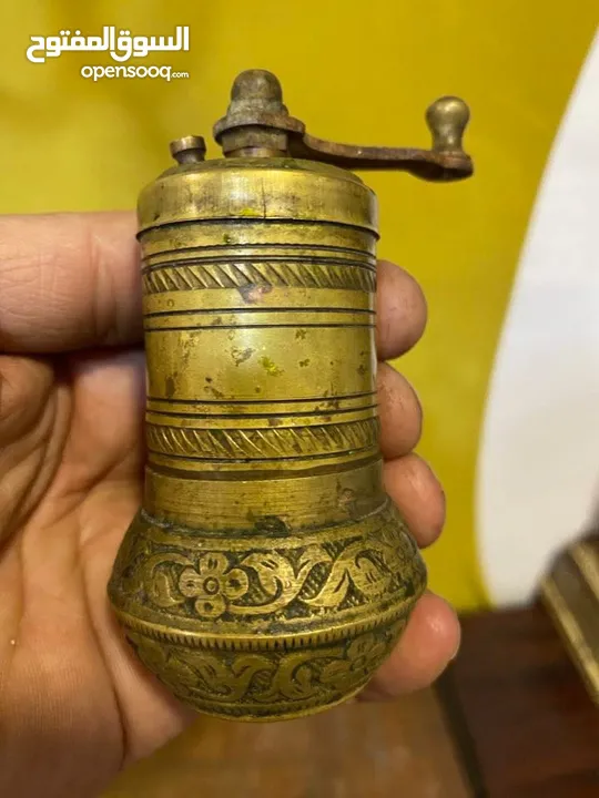 قطع أنتيكا مختلفة