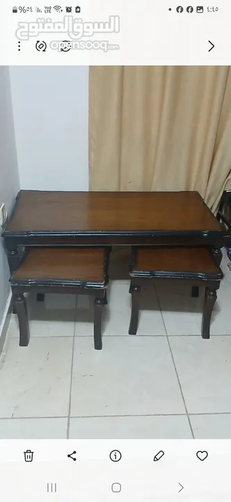 طربيزات عدد 4 للبيع وكنبة مجوزة للبيع