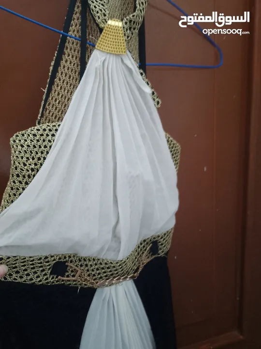 مجموعة فساتين للبيع او للايجار