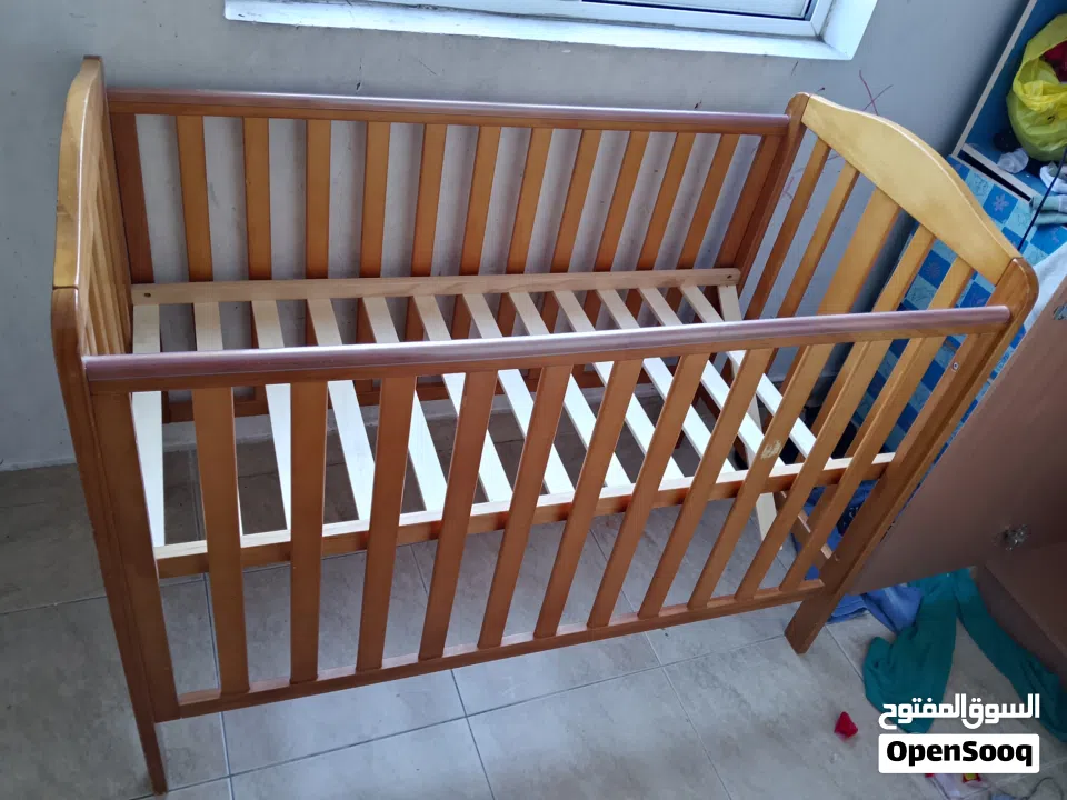 سرير مع مترس للبيع