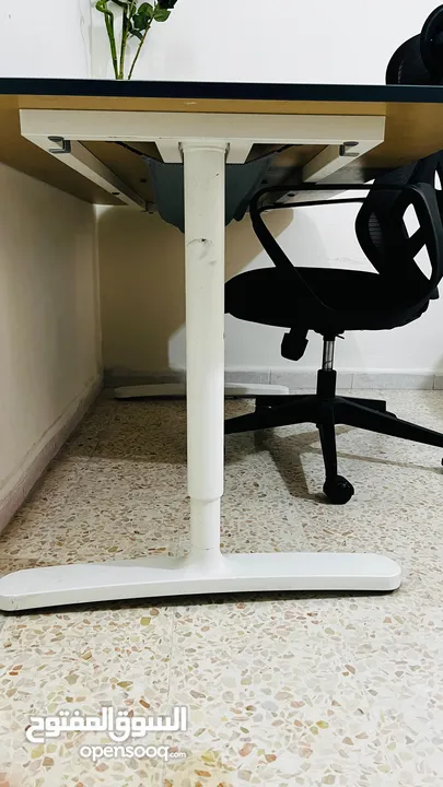 طاوله وكرسي للبيع ثقيل سبب البيع نزول عسوريا