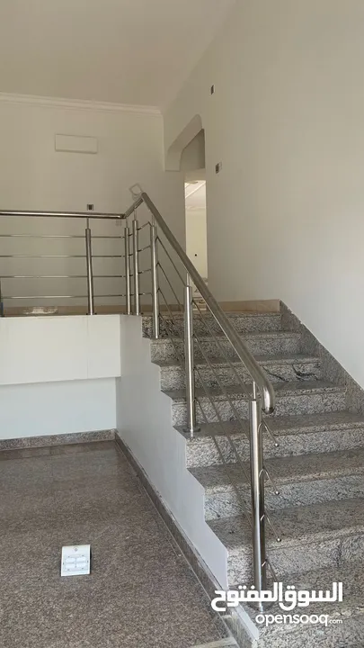 شقة للايجار في الحيل قريب الشاطئ - Flat for rent in Al Hail Near the Beach