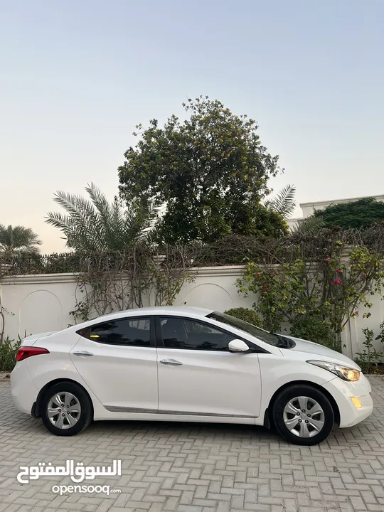 Hyundai Elantra  وكالة البحرين