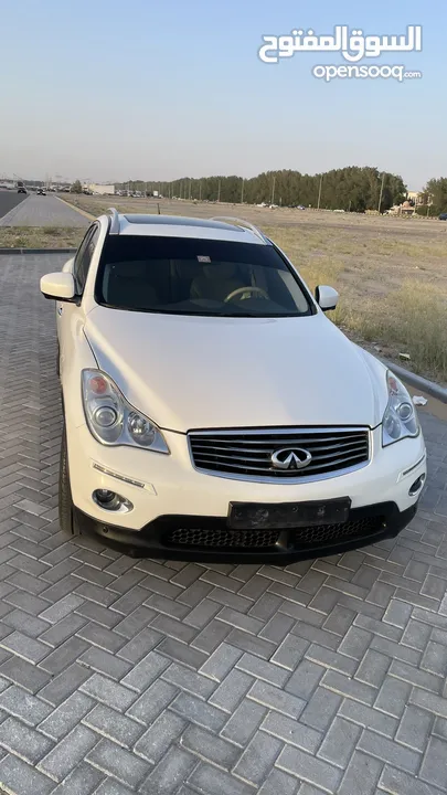 انفينتي QX50 خليجي بحالة الوكالة 2015