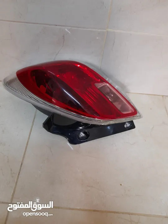 اضوية لكزس ct200 h  بحال الجديد وشانجان وتوسان