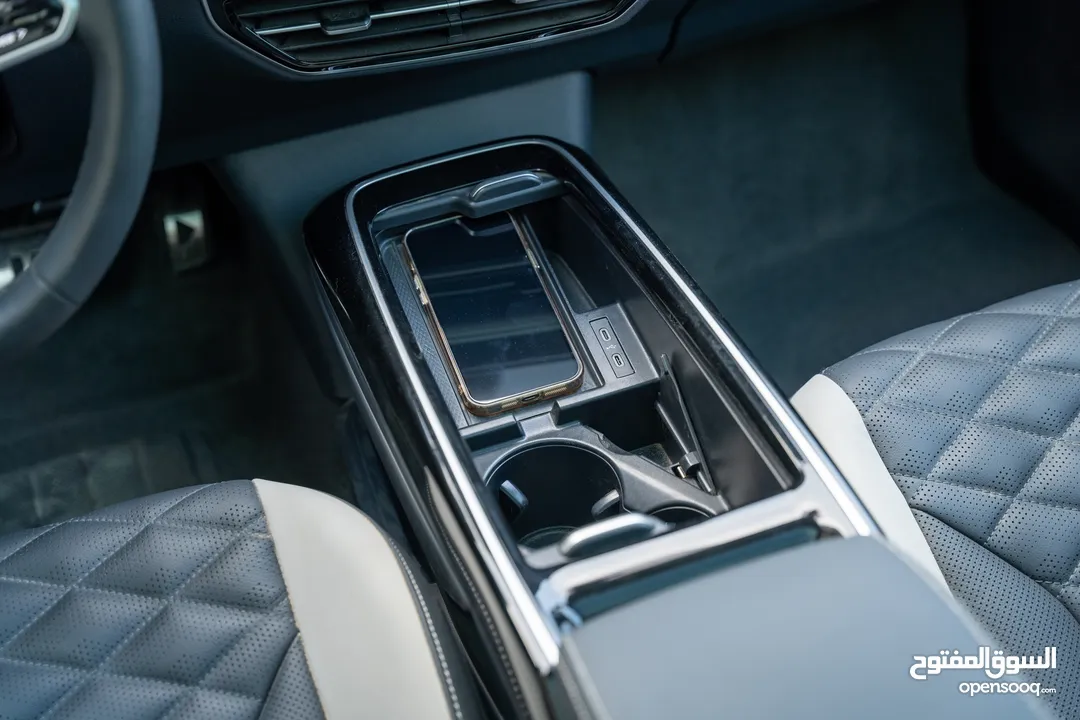 Volkswagen ID6 Pro 2022 + 2023  مستعمل و كفالة اتوهب فحص اتوسكور 90% فما فوق