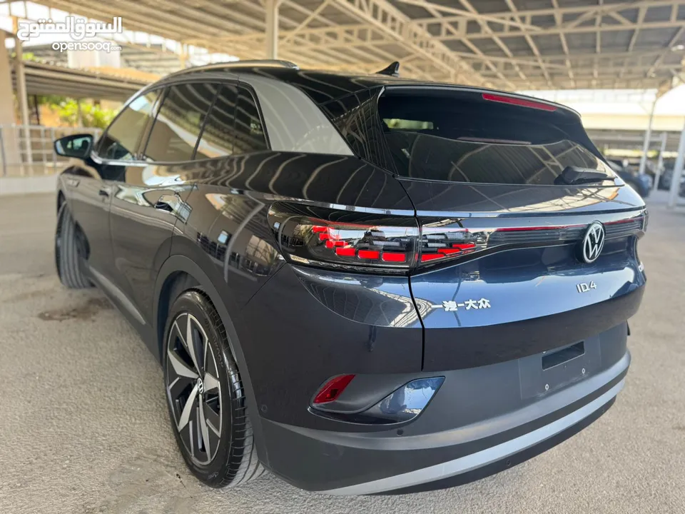 VOLKSWAGEN ID.4 CROZZ PRO light pro  عداد 13k فقط