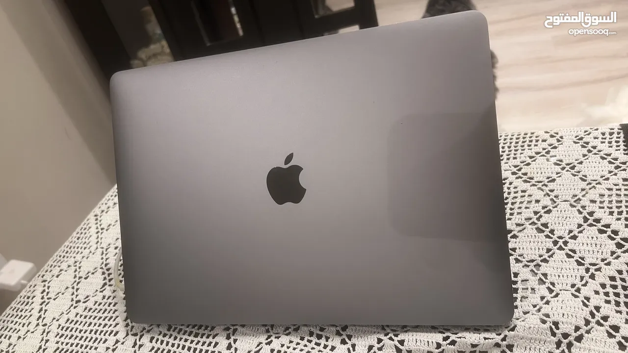 Laptop macbook pro 13.3inch  2020  four thunderbolt 3 ports