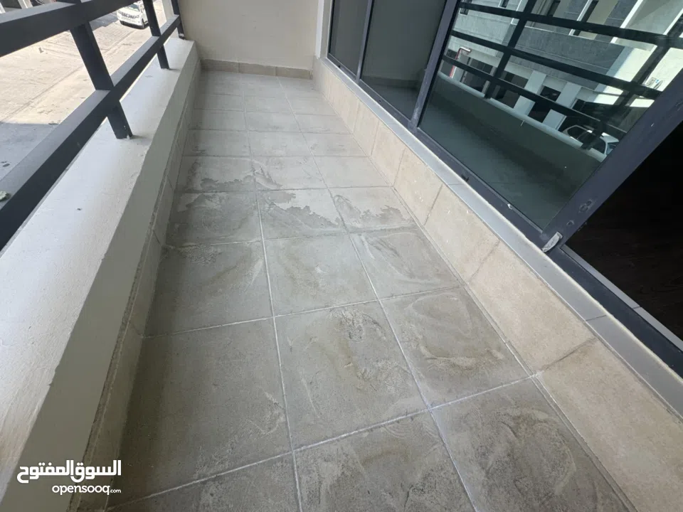 بسعر مميز للبيع شقة واسعة من غرفتي نوم