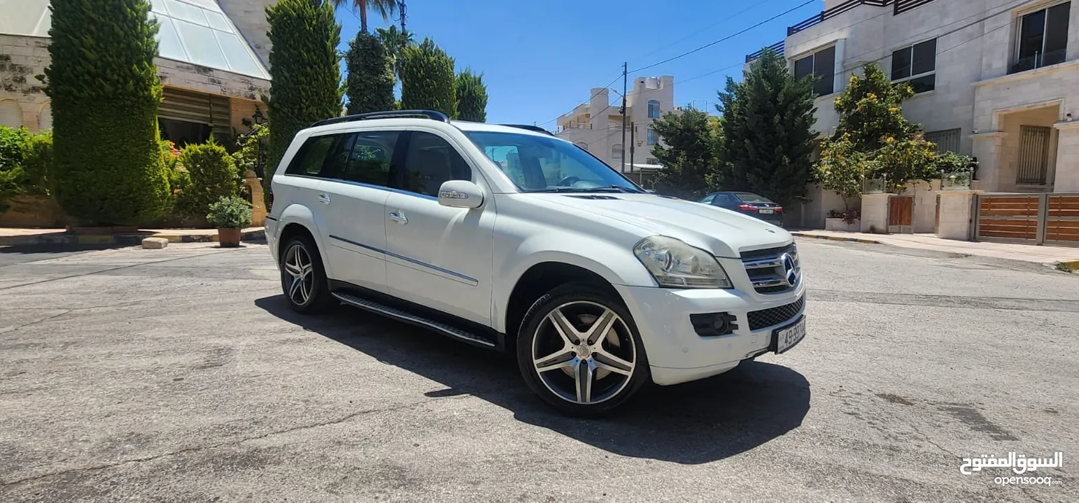 كاش أو اقساط من المالك مرسيدس GL 450 2008 AMG مالك اول من الشركه بحاله الوكاله فحص كامل