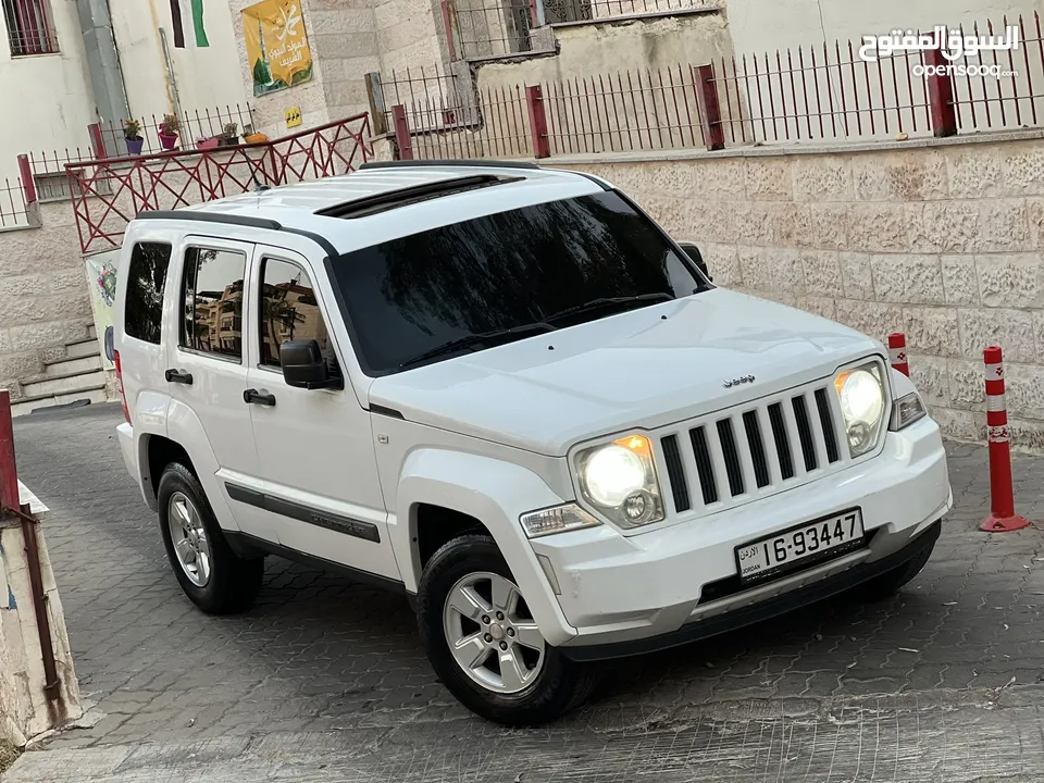 Jeep liberty 2012  v6 فحص كامل سبعه جيد فل كامل اعلى صنف