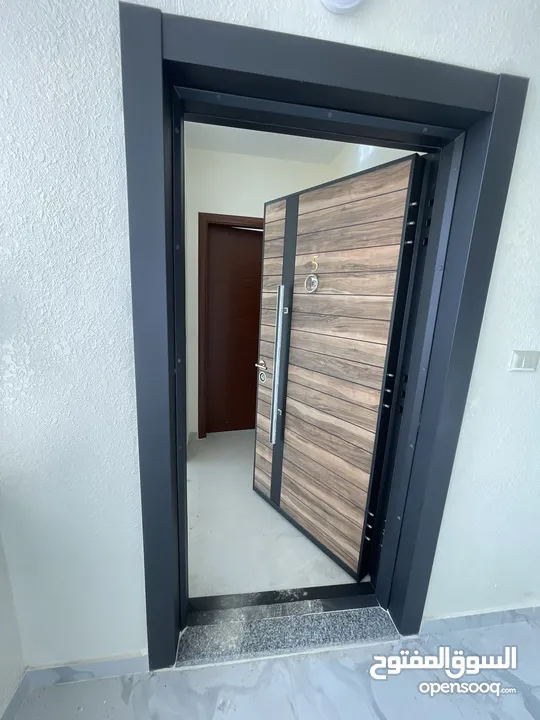 شقة طابق اول للبيع