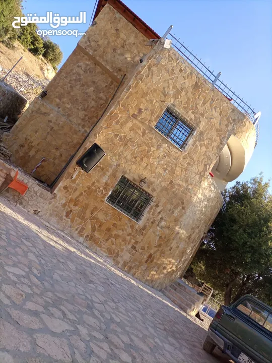 شاليه بسعر مغري لاستثمار  مطل ومرتفع  اطلاله وروعه من الجمال ومناظر خرافيه اقرا ا التفاصيل جيدا