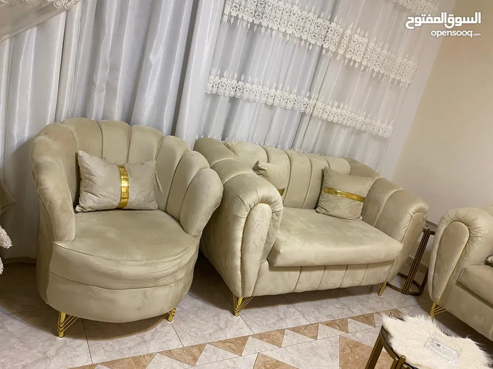 طقم كنب مستعمل فقط اسبوع خشب لاتيه