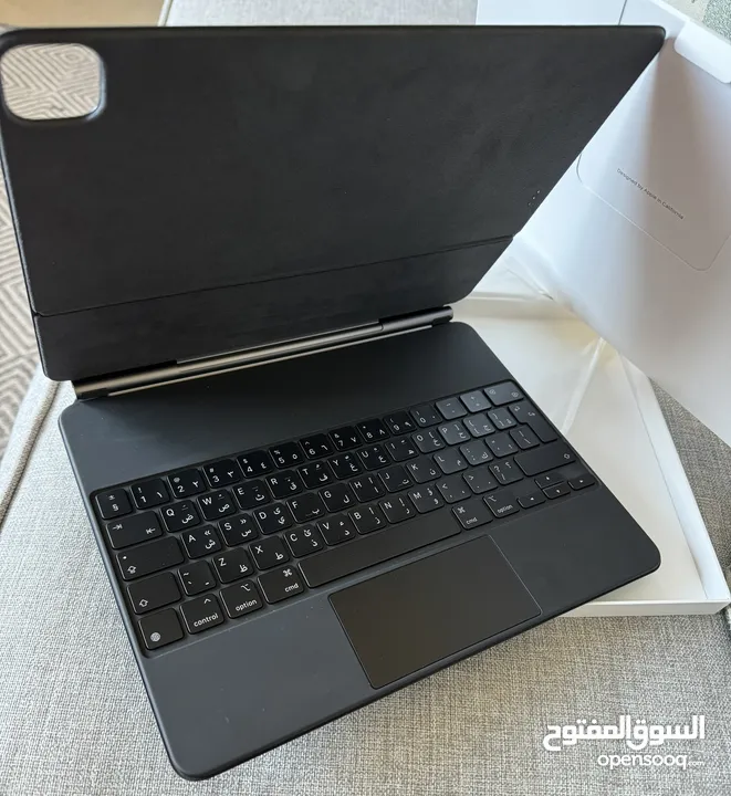 لوحة مفاتيح كيبورد جديد  Apple Magic (لجهاز iPad Pro مقاس 12.9 - الجيل3) - لغة عربي وإنجليزي - أسود