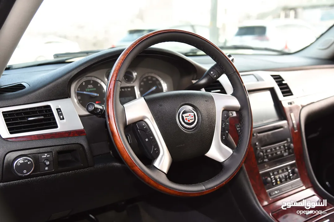 كاديلك سكاليد بلاتينيوم هايبرد بحالة ممتازة Cadillac Escalade Hybrid 2009