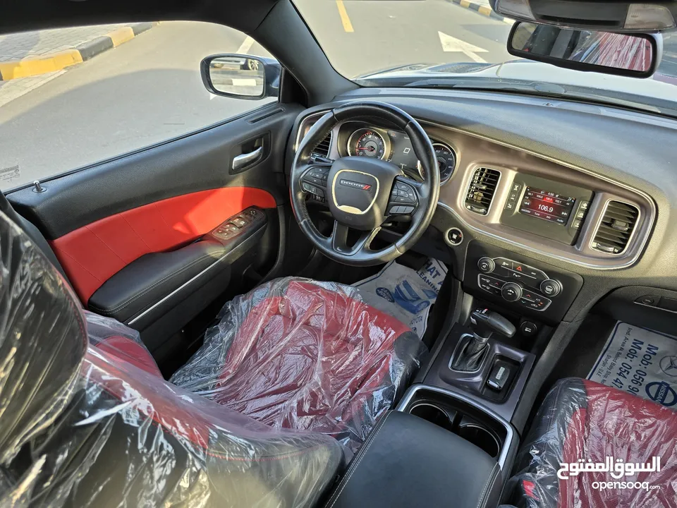 دودج تشارجر 2016وارد V6 لون مميز بترولي قمه بلنظافه جاهزه للتسجيل والاستخدام