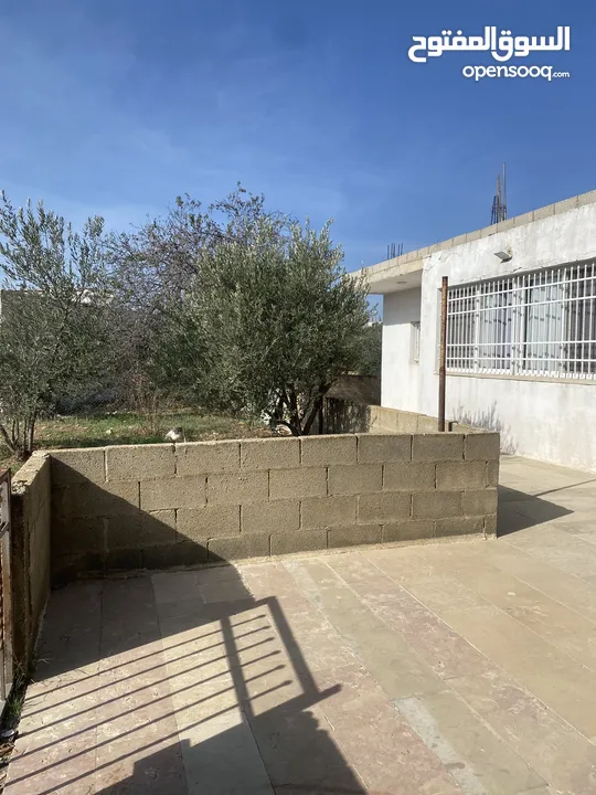 بيت مع الارض جاهز للسكن طابو B سعر مناسب من مالك مباشر  بين أبو نجيم واد  رحال موقع هادي السكن