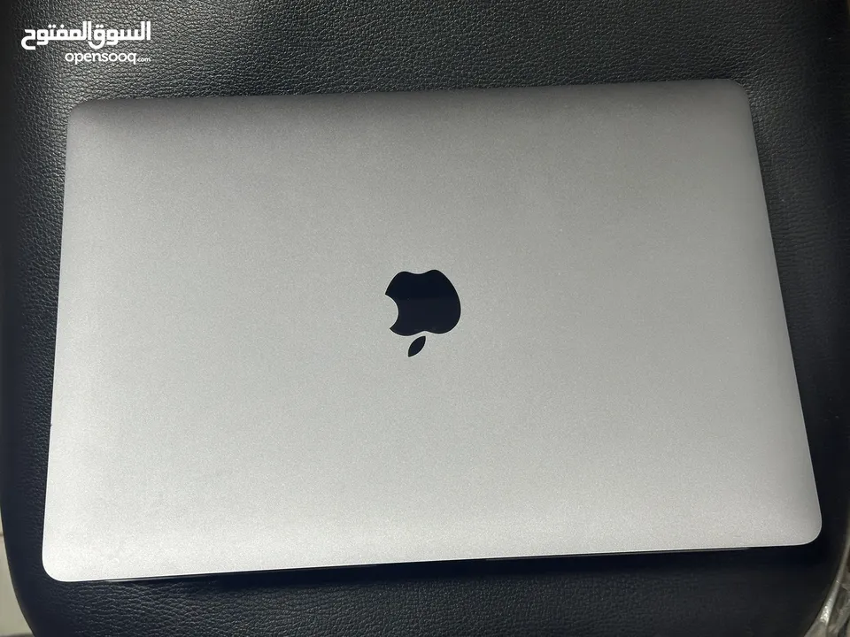 Macbook pro13 (zero) حاله ممتازه