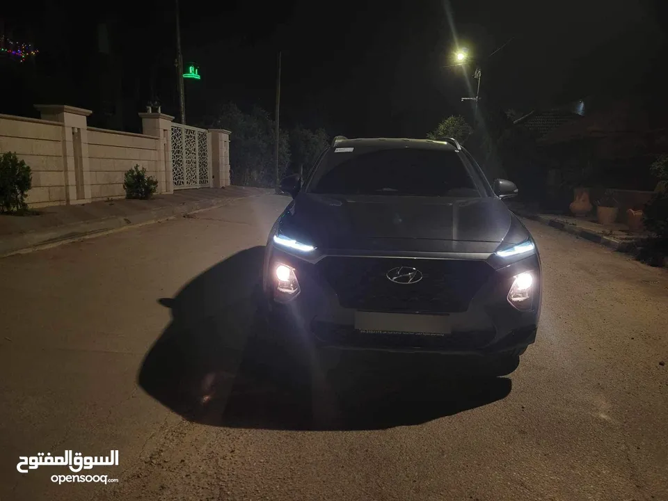 هونداي سنتافيه صنع 2019 ترخيص 2018 يد اولى دهان شركة  عداد اصلي السيارة جديدة