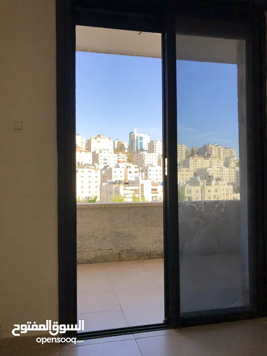 شقة للبيع في عين منجد