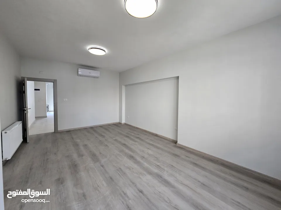 عبدون فيلا متلاصقة حديثة ( modern ) مع مسبح للإيجار الفارغ